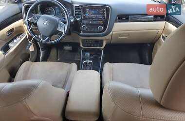 Внедорожник / Кроссовер Mitsubishi Outlander 2018 в 