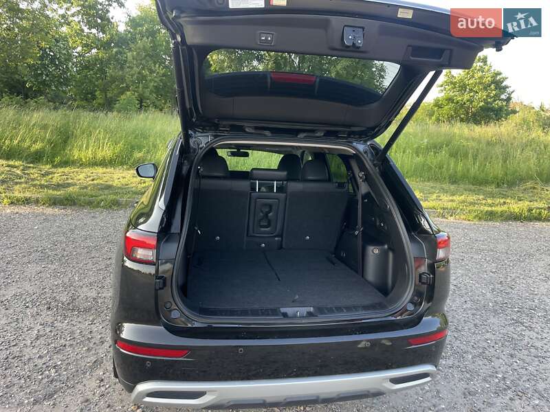 Внедорожник / Кроссовер Mitsubishi Outlander 2022 в Ужгороде