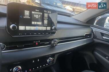 Внедорожник / Кроссовер Mitsubishi Outlander 2022 в Ужгороде