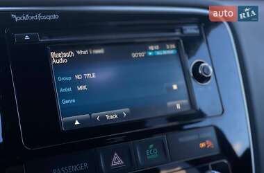 Внедорожник / Кроссовер Mitsubishi Outlander 2014 в 