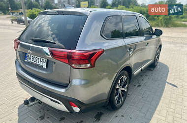 Внедорожник / Кроссовер Mitsubishi Outlander 2021 в 
