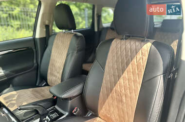 Внедорожник / Кроссовер Mitsubishi Outlander 2021 в 