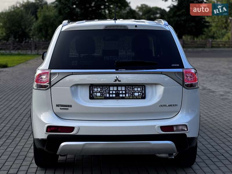 Внедорожник / Кроссовер Mitsubishi Outlander 2015 в Дрогобыче