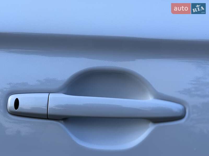 Внедорожник / Кроссовер Mitsubishi Outlander 2015 в Дрогобыче