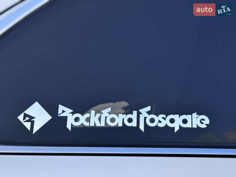 Внедорожник / Кроссовер Mitsubishi Outlander 2015 в Дрогобыче