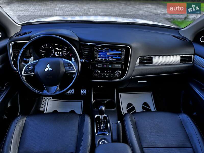 Внедорожник / Кроссовер Mitsubishi Outlander 2015 в Дрогобыче