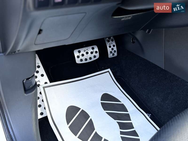 Внедорожник / Кроссовер Mitsubishi Outlander 2015 в Дрогобыче