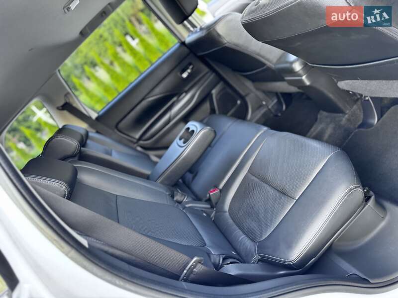 Внедорожник / Кроссовер Mitsubishi Outlander 2015 в Дрогобыче