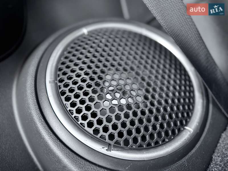 Внедорожник / Кроссовер Mitsubishi Outlander 2015 в Дрогобыче