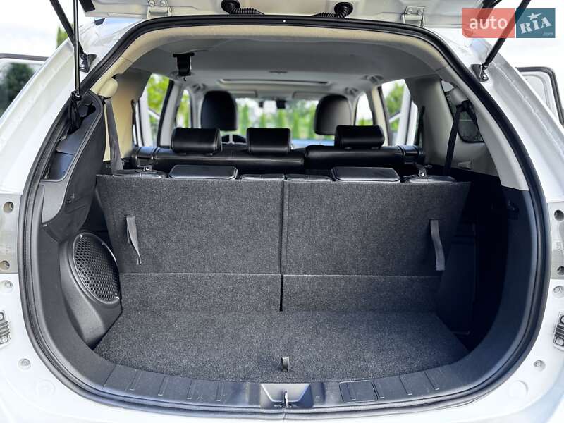 Внедорожник / Кроссовер Mitsubishi Outlander 2015 в Дрогобыче