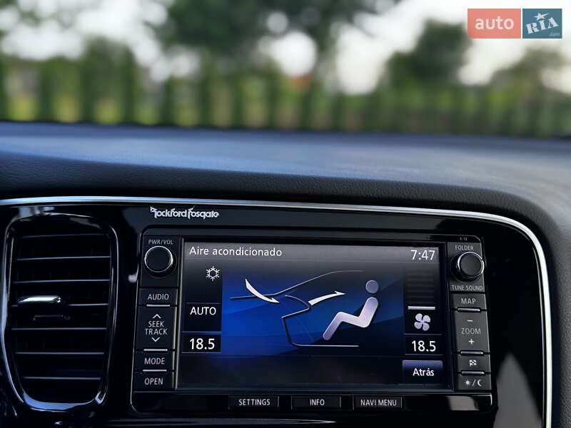 Внедорожник / Кроссовер Mitsubishi Outlander 2015 в Дрогобыче