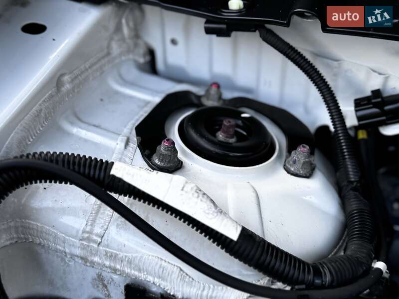 Внедорожник / Кроссовер Mitsubishi Outlander 2015 в Дрогобыче