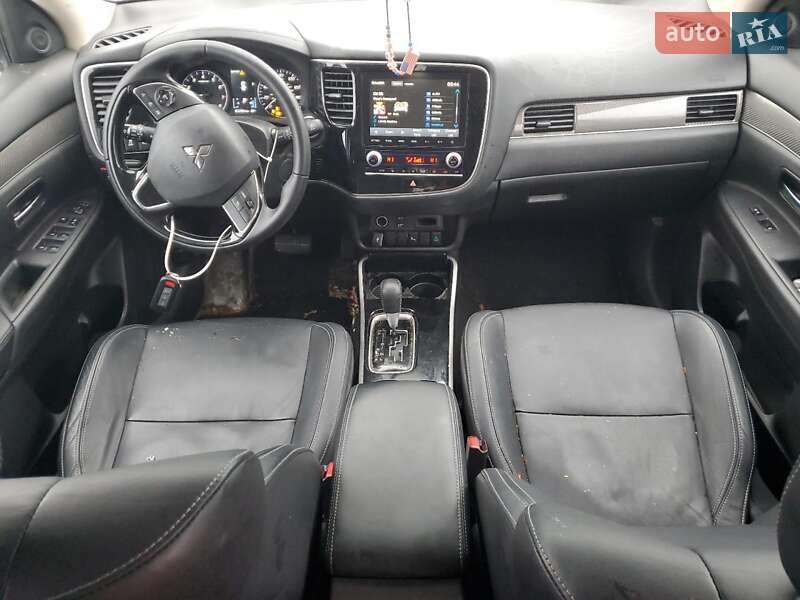 Позашляховик / Кросовер Mitsubishi Outlander 2020 в Львові