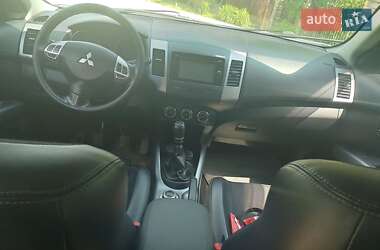 Внедорожник / Кроссовер Mitsubishi Outlander 2010 в 