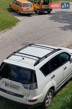 Внедорожник / Кроссовер Mitsubishi Outlander 2010 в 