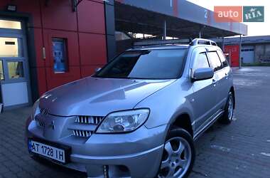 Внедорожник / Кроссовер Mitsubishi Outlander 2006 в Калуше