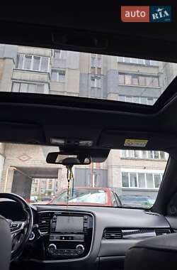Внедорожник / Кроссовер Mitsubishi Outlander 2019 в 