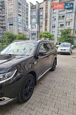 Внедорожник / Кроссовер Mitsubishi Outlander 2019 в 
