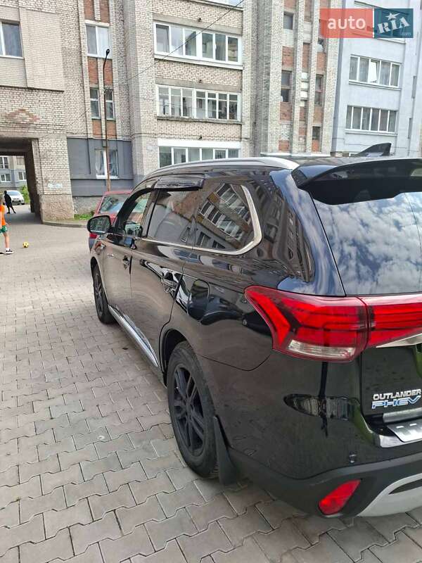 Внедорожник / Кроссовер Mitsubishi Outlander 2019 в Шептицькому