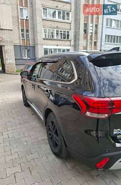 Внедорожник / Кроссовер Mitsubishi Outlander 2019 в 