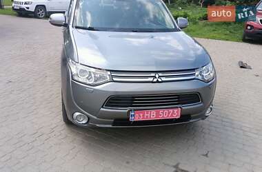 Внедорожник / Кроссовер Mitsubishi Outlander 2013 в Кременце