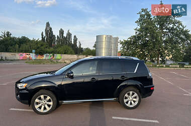 Внедорожник / Кроссовер Mitsubishi Outlander 2010 в 