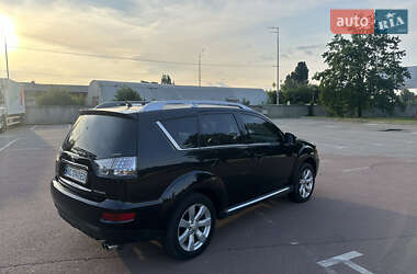 Внедорожник / Кроссовер Mitsubishi Outlander 2010 в 