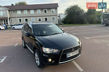 Внедорожник / Кроссовер Mitsubishi Outlander 2010 в 