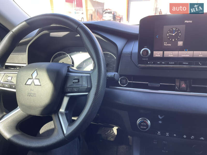 Внедорожник / Кроссовер Mitsubishi Outlander 2021 в Хмельницком