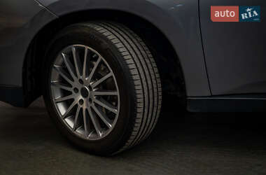 Внедорожник / Кроссовер Mitsubishi Outlander 2013 в 