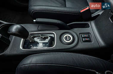 Внедорожник / Кроссовер Mitsubishi Outlander 2013 в 