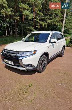 Внедорожник / Кроссовер Mitsubishi Outlander 2018 в Вышгороде