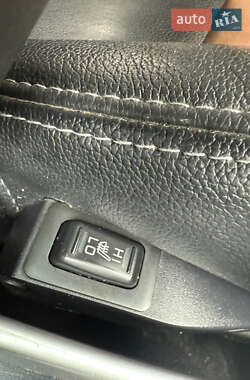 Внедорожник / Кроссовер Mitsubishi Outlander 2012 в 