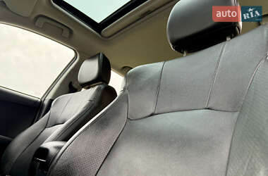 Внедорожник / Кроссовер Mitsubishi Outlander 2012 в 