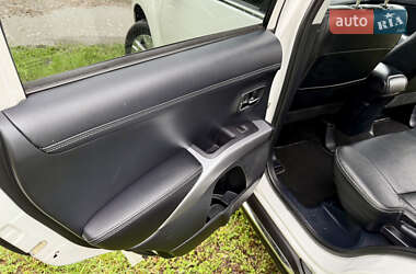 Внедорожник / Кроссовер Mitsubishi Outlander 2012 в 