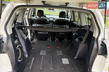Внедорожник / Кроссовер Mitsubishi Outlander 2012 в 