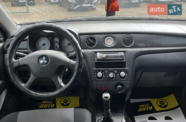 Позашляховик / Кросовер Mitsubishi Outlander 2008 в 