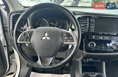 Внедорожник / Кроссовер Mitsubishi Outlander 2013 в 