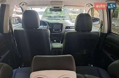Внедорожник / Кроссовер Mitsubishi Outlander 2021 в 
