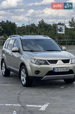 Внедорожник / Кроссовер Mitsubishi Outlander 2007 в Киеве