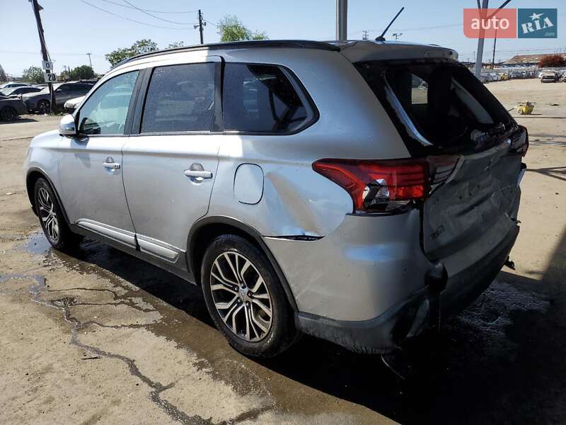 Внедорожник / Кроссовер Mitsubishi Outlander 2016 в Львове