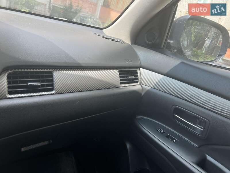 Внедорожник / Кроссовер Mitsubishi Outlander 2017 в Тернополе фото 8 Внедорожник / Кроссовер Mitsubishi Outlander 2017 в Тернополе