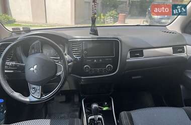 Позашляховик / Кросовер Mitsubishi Outlander 2017 в Тернополі