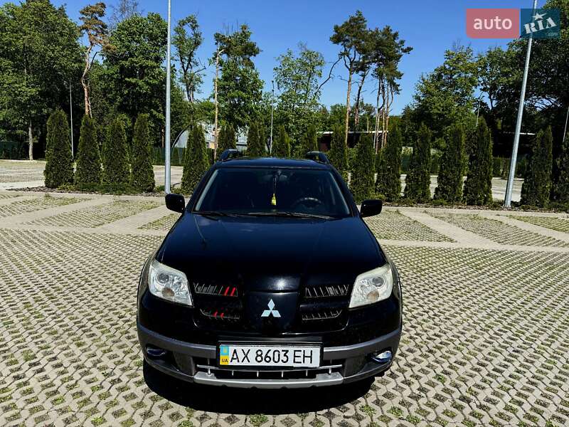 Позашляховик / Кросовер Mitsubishi Outlander 2005 в Харкові