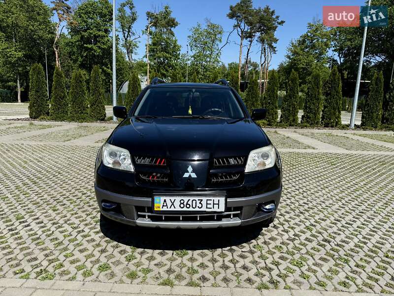 Позашляховик / Кросовер Mitsubishi Outlander 2005 в Харкові