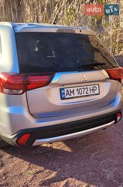 Позашляховик / Кросовер Mitsubishi Outlander 2015 в Овручі