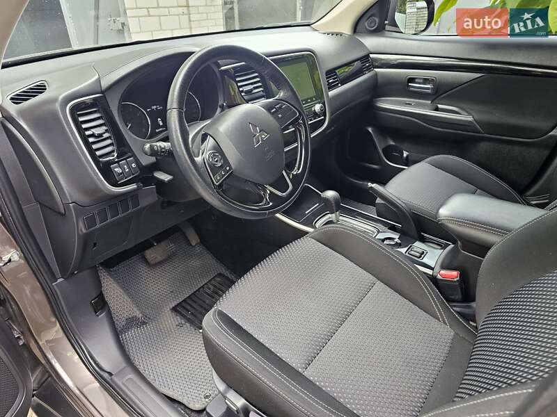 Позашляховик / Кросовер Mitsubishi Outlander 2021 в Білій Церкві