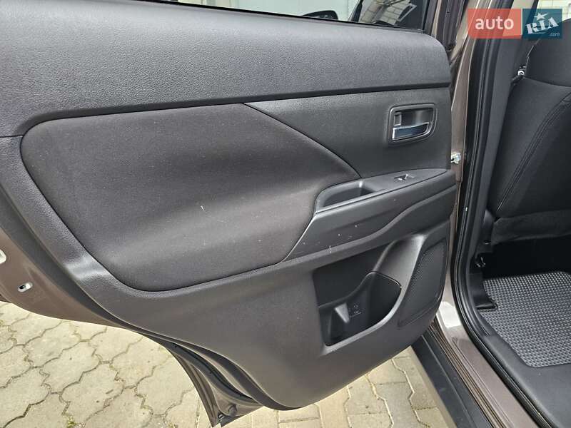 Позашляховик / Кросовер Mitsubishi Outlander 2021 в Білій Церкві