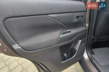 Внедорожник / Кроссовер Mitsubishi Outlander 2021 в 
