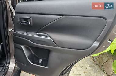 Внедорожник / Кроссовер Mitsubishi Outlander 2021 в 